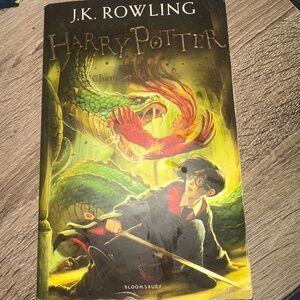 HARRY POTTER and the Chamber of Secrets (PAPERBACK)
